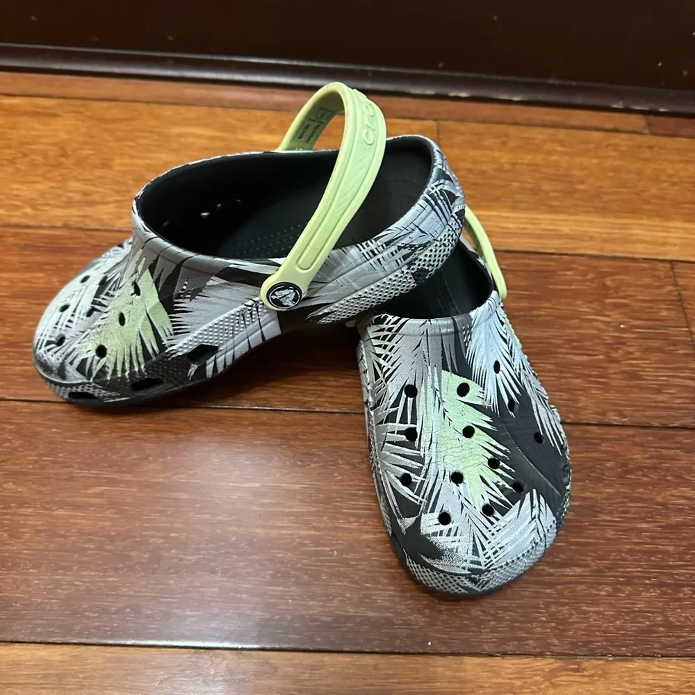 Crocks Kids Tropical Pattern Clogs